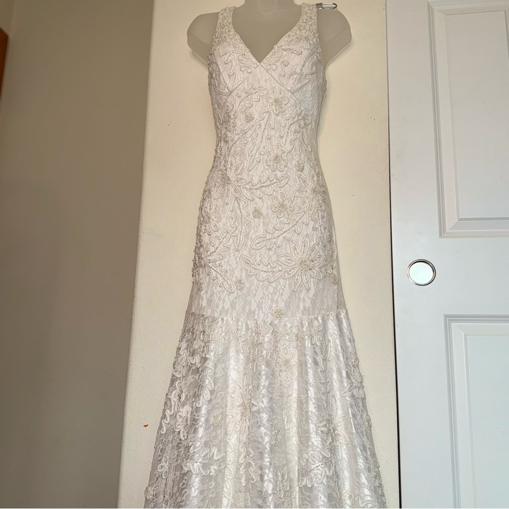 Stunning Beaded Sue Wong Nocturne Lace Wedding Dress - Size 4 - Picture 10 of 15